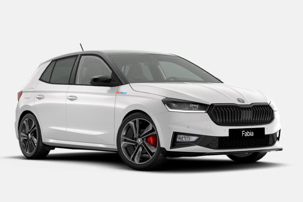 Škoda Fabia blanco con techo negro y pinzas de freno rojas