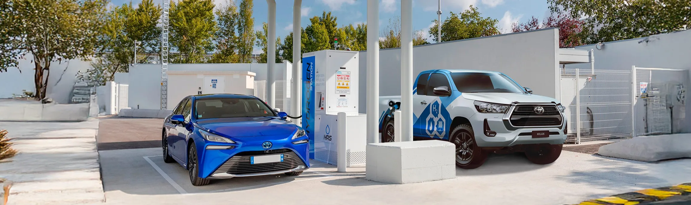 Estación de repostaje de hidrógeno con vehículos Toyota de cero emisiones