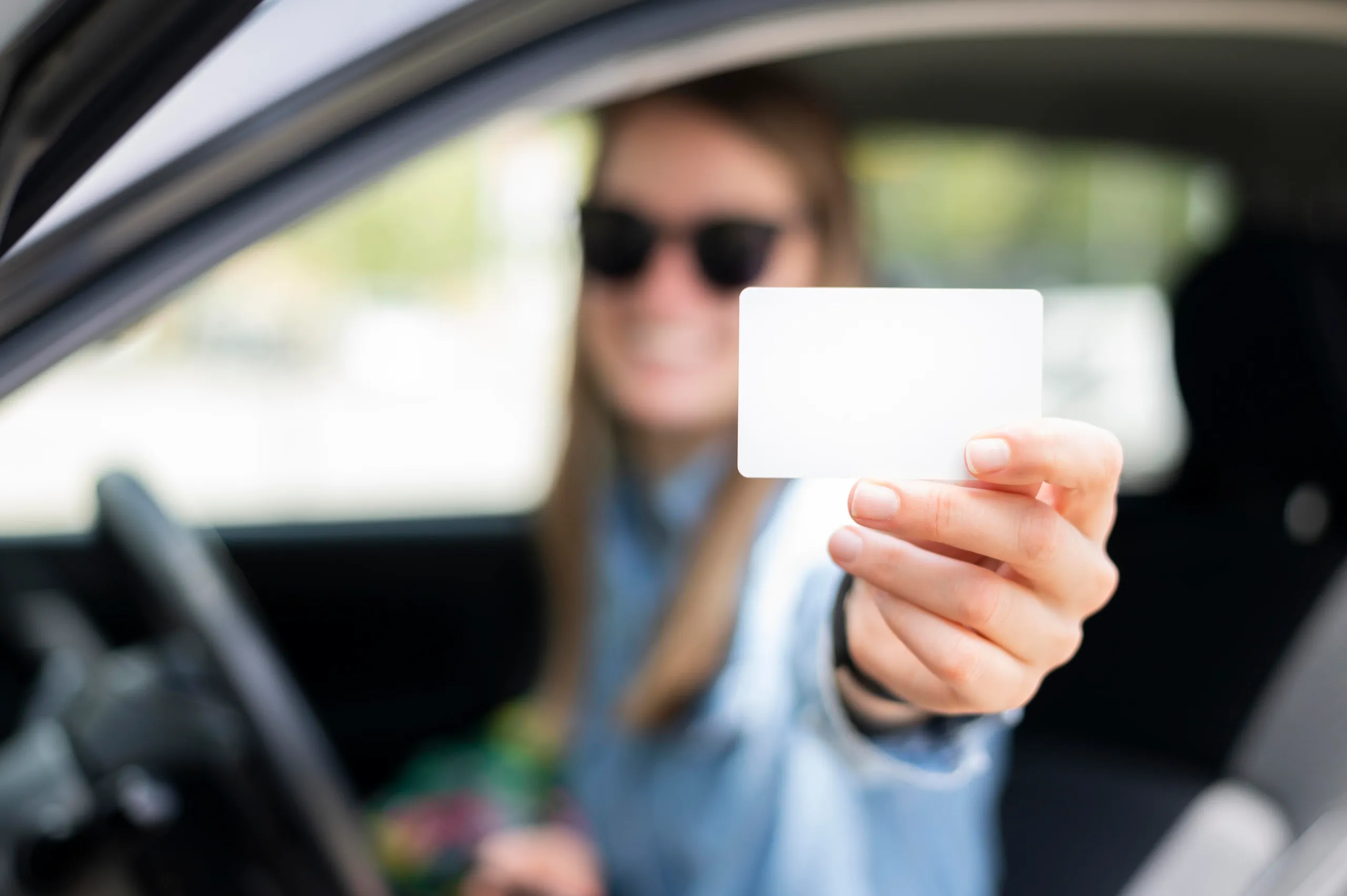 Todo sobre el carnet de coche automático: requisitos, cómo sacarlo y más