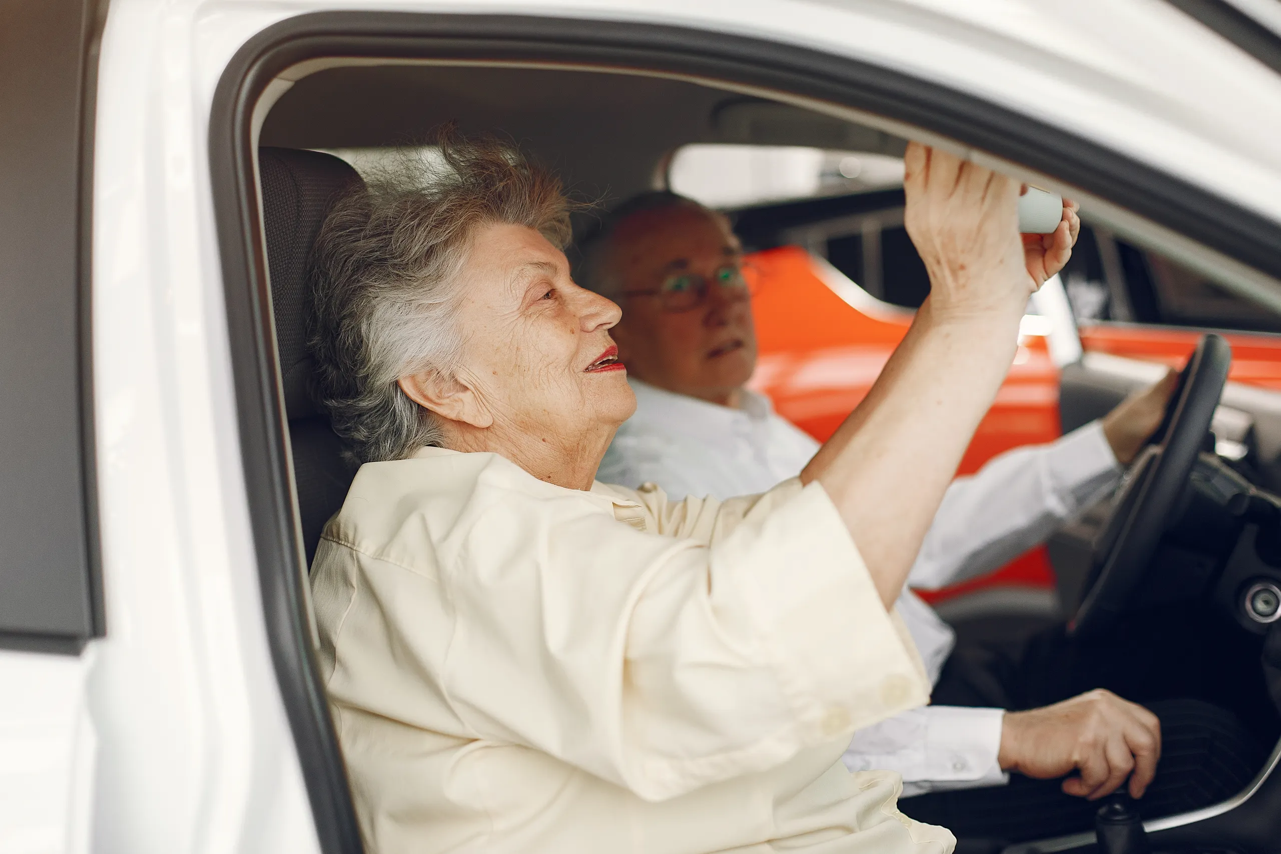 Carplus responde: tengo más de 70 años, ¿cuál es el coche ideal para mí?