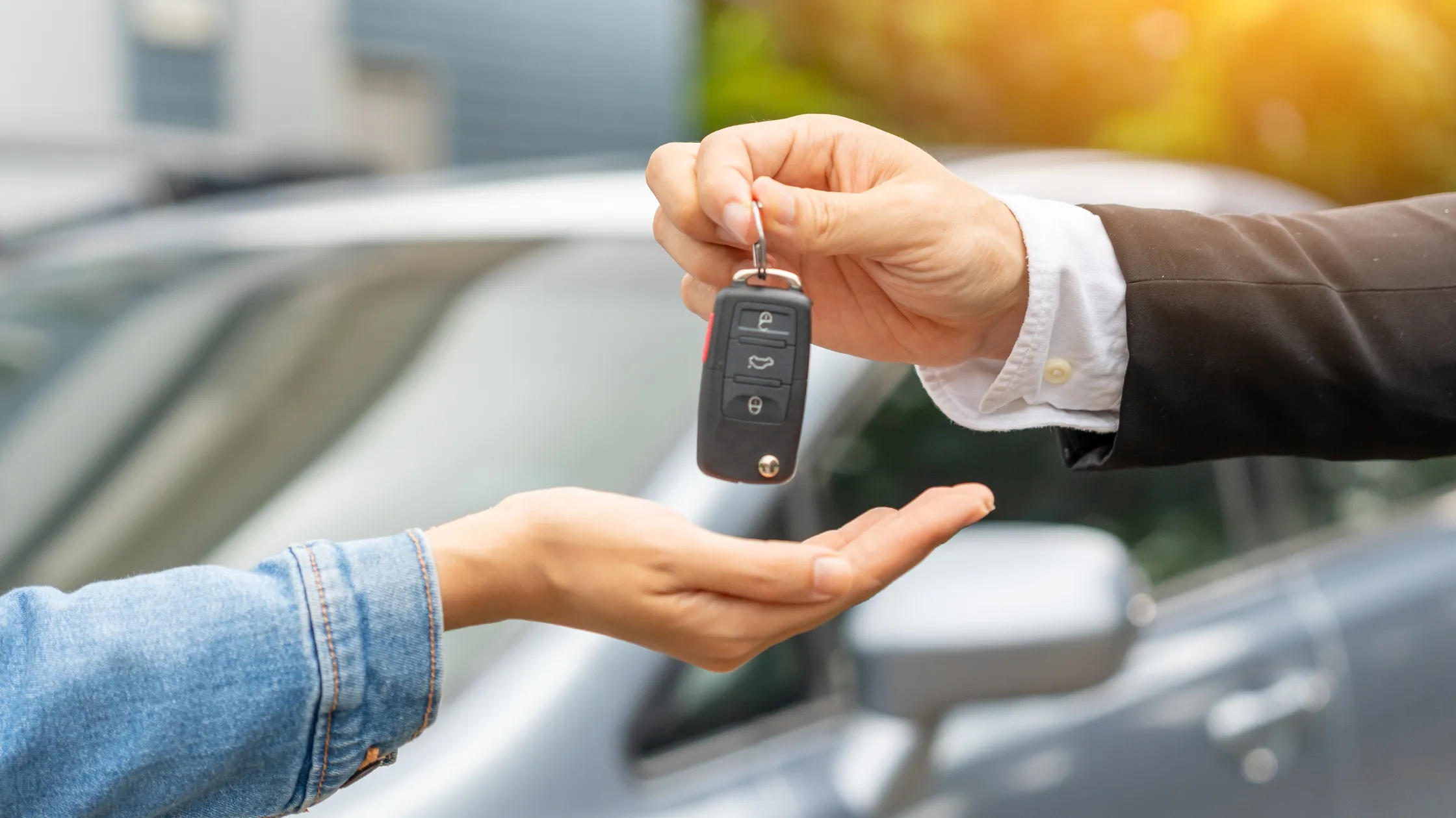 ¿Se puede vender un coche financiado?